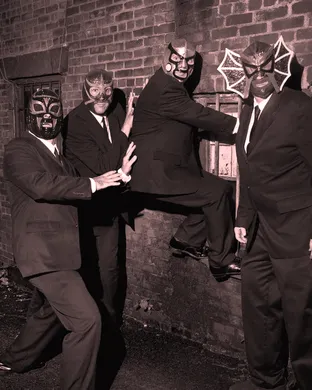 Los Straitjackets